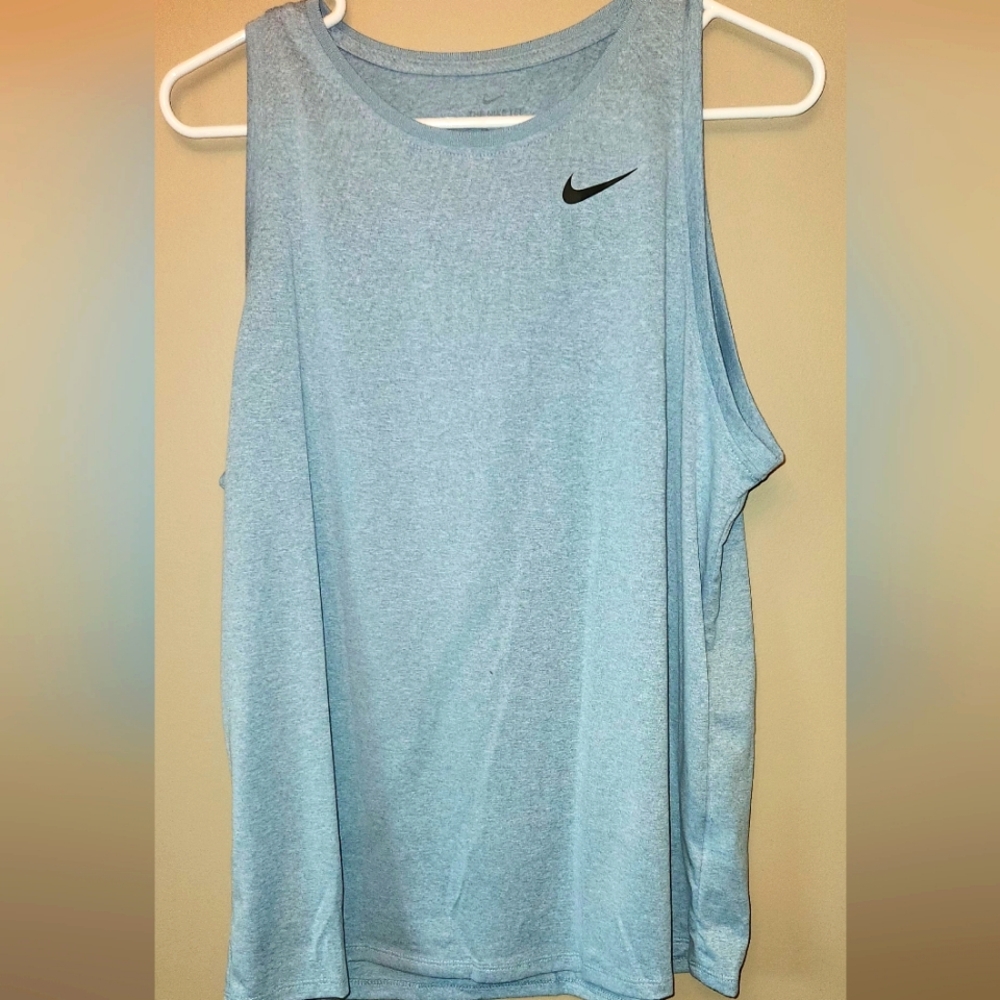 Women's sleeveless tank by Nike XL